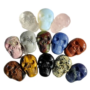 Hot Sale Donghai Crystal Skulls Carving Crafts Hand Carved Natural Raw Stone Mini Crystal Skulls for Feng shui Crafts Decoration