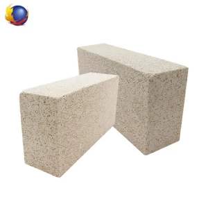 Isolated refractory light weight heat retaining brick for reheating furnace