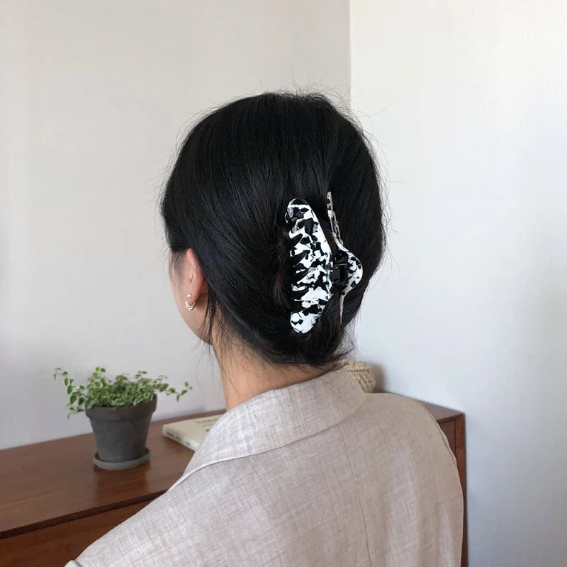 LRTOU Wholesale Custom Acrylic Women Fashion Korean Hair Clips Hair Accessories Elegant 10.6cm Oversize Acetic Acid Hair Claw