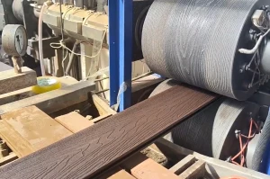 Easy Installing Outdoor China Wood Plastic Composite Flooring Waterproof Wpc Decking Boards