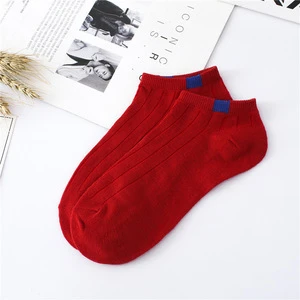 High quality low price four seasons hosiery for regular bamboo charcoal sports woman breathable odor-proof socks