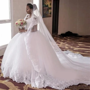 Hot sale beaded appliqued cathedral train customized plus size white ivory Lace bridal wedding gowns MWA217