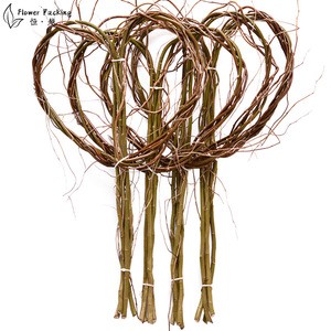New Arrival Stock Products Willow Vine Heart Shape Branch Wreath Decorative Wooden Twig  Flower bouquet Decoration Holiday