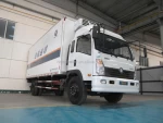 Sinotruk howo 4x2 5 ton light duty carriage van truck
