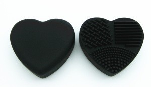 Wholesale Silicone Heart Shape Glove Makeup Brush Cleaner Silicone Cleaning Mat