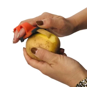 Amazon hot sale Plastic Stainless Steel Double Finger hand held fruits and vegetables peelers
