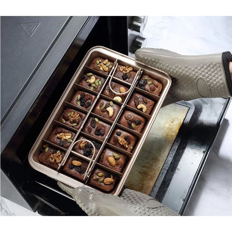 Cake Bakeware Non Stick Brownie Pans with Dividers High Carbon Steel 18-Lattice Brownie Baking Tray