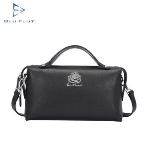 China factory famous brand small MOQ ladies fashion genuine leather handbags America popular sling handbags
