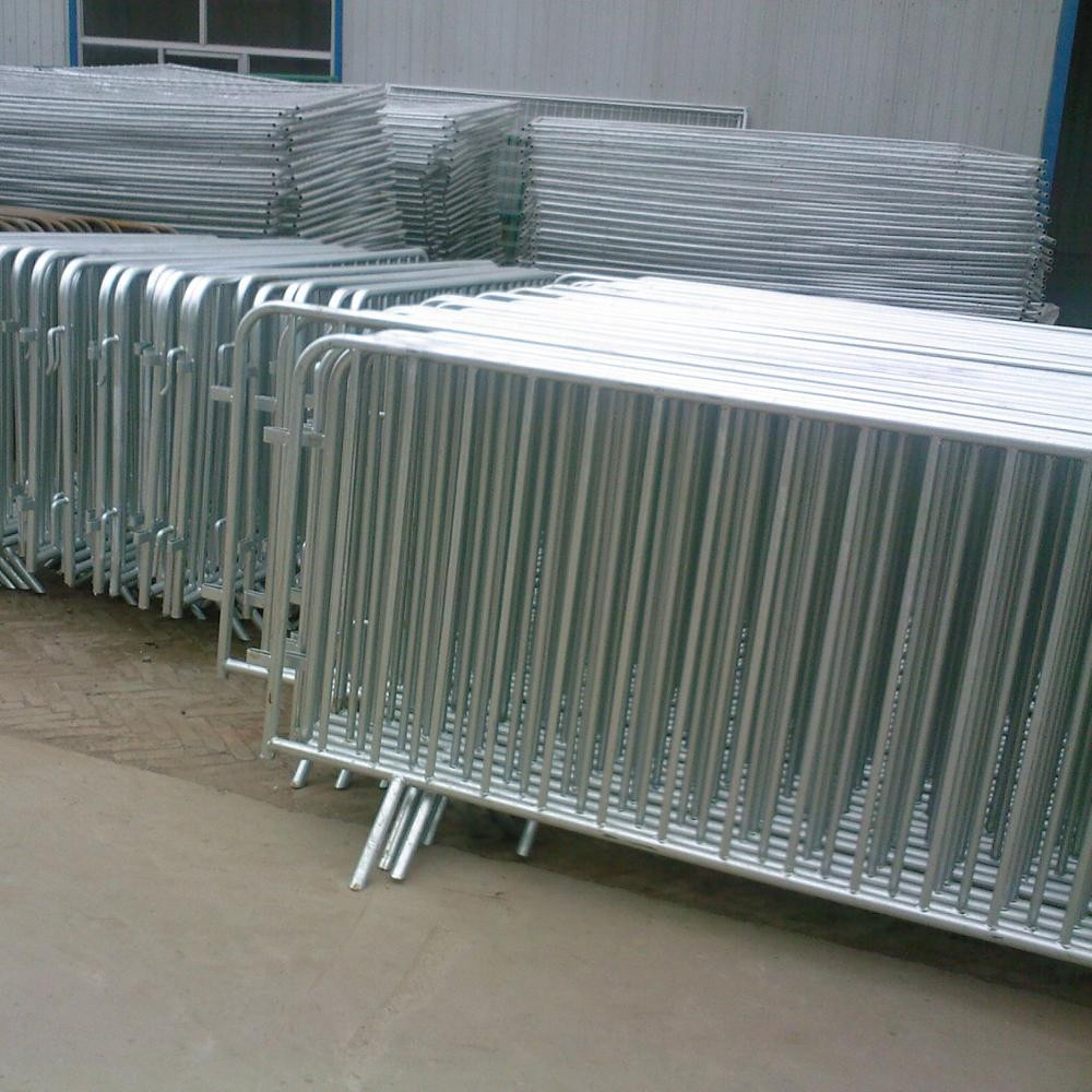 Buy Hot Galvanized Pedestrian Interlocking Crowd Control Barrier from ...