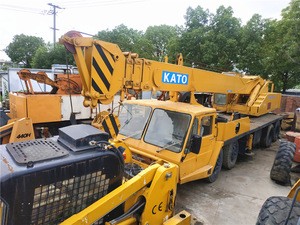 Japan used KATO truck crane NK300B construction machinery 30ton used crane