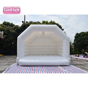 Proper price beautiful white wedding outdoor jumping bounce castle inflatable