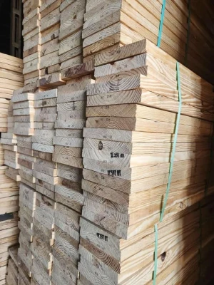 Sawn Pine Wood Timber  Available Low Price