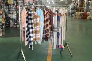 Used winter scarf wholesale supplier