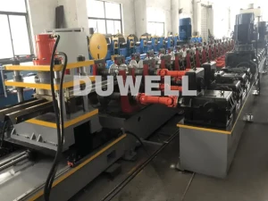 GUARDRAIL ROLL FORMING MACHINE
