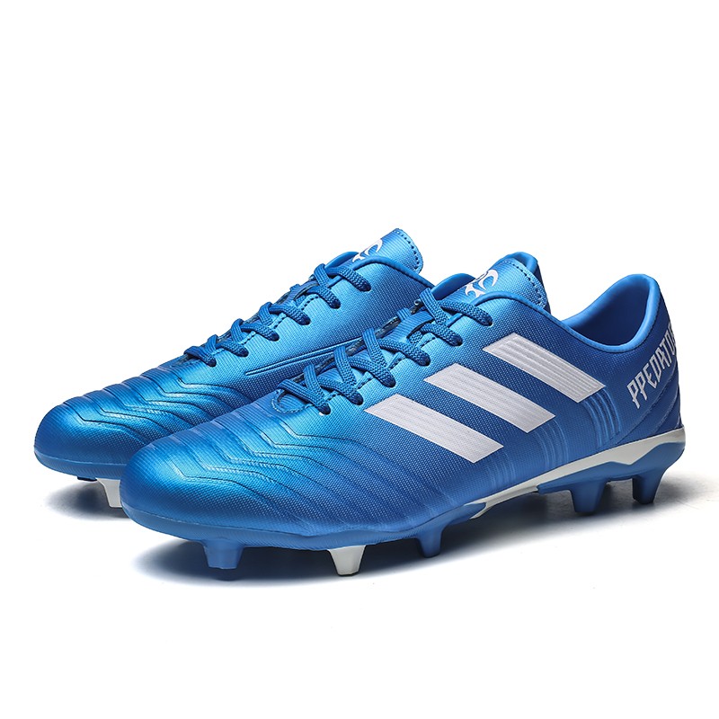 2019 hot wholesale new model stock man soccer sports shoes