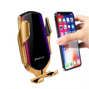 2020 New Arrival R1 wireless charger Fast QI car charger 10W Fast Charging Car Phone Charger with Automatic clamping