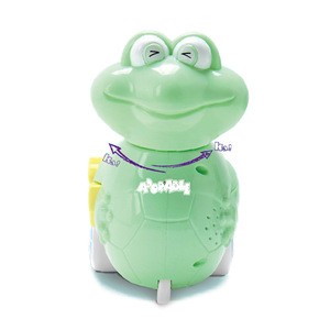 Children cartoon b o plastic light up frog toy with music