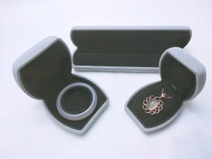 China manufacture eco-frienfly handmade custom logo printed Jewellery storage display velvetJewelry packaging box