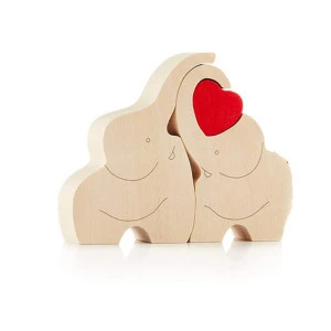 Custom lovely craft home decorative solid wood love elephant couple ornament with red heart for love gift wholesale