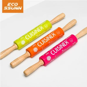 custom non stick Home Kitchen Cake Wood Handle Silicone covered pastry Roller Rolling Pin
