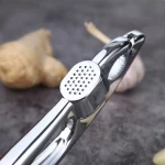 hot sell manual the kitchen Tool high quality a stainless steel hand black garlic press soft handled garlic crusher
