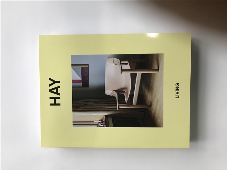 Low Cost Glossy Coated Paper Cheap Magazine Printing