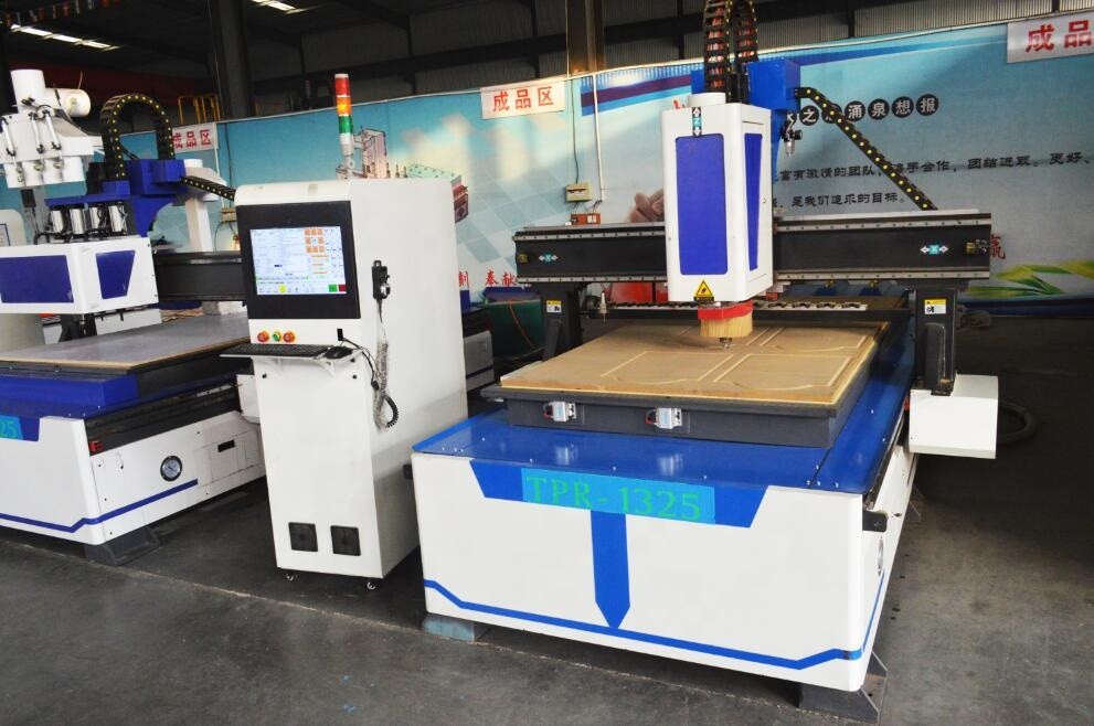 Professional Manufacture Atc Auto 1325 Cnc Router Woodworking Center