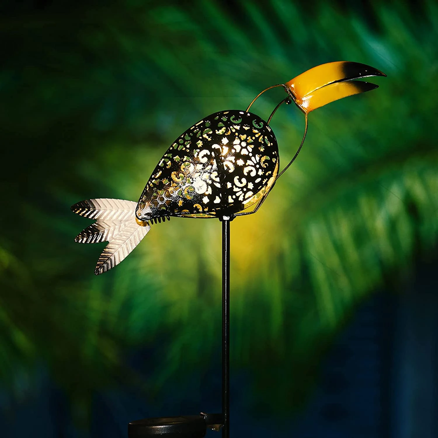 Solar Garden Light Toucan Outside Yard Lights Outdoor Decorative Stake Cute Patio Decor Pathway Lawn Path Decorations Metal