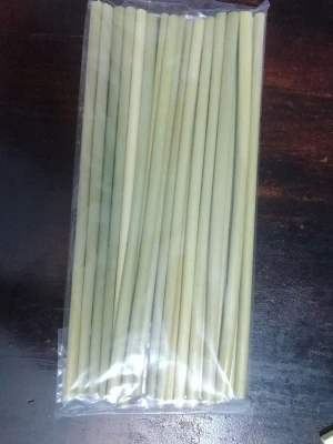 Dried grass straw