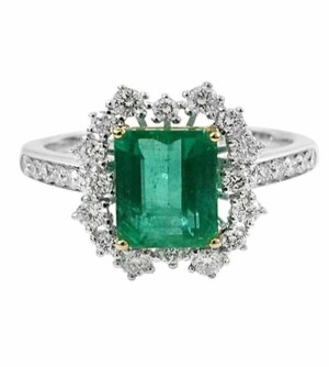 18K Emerald Ring Octagon 2.02 Cts