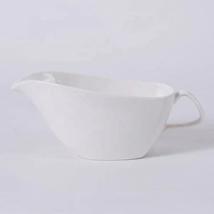 Cheap price wholesale white glazed ceramic gravy boat for restaurant