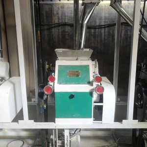 Compact wheat flour mill machine for home use