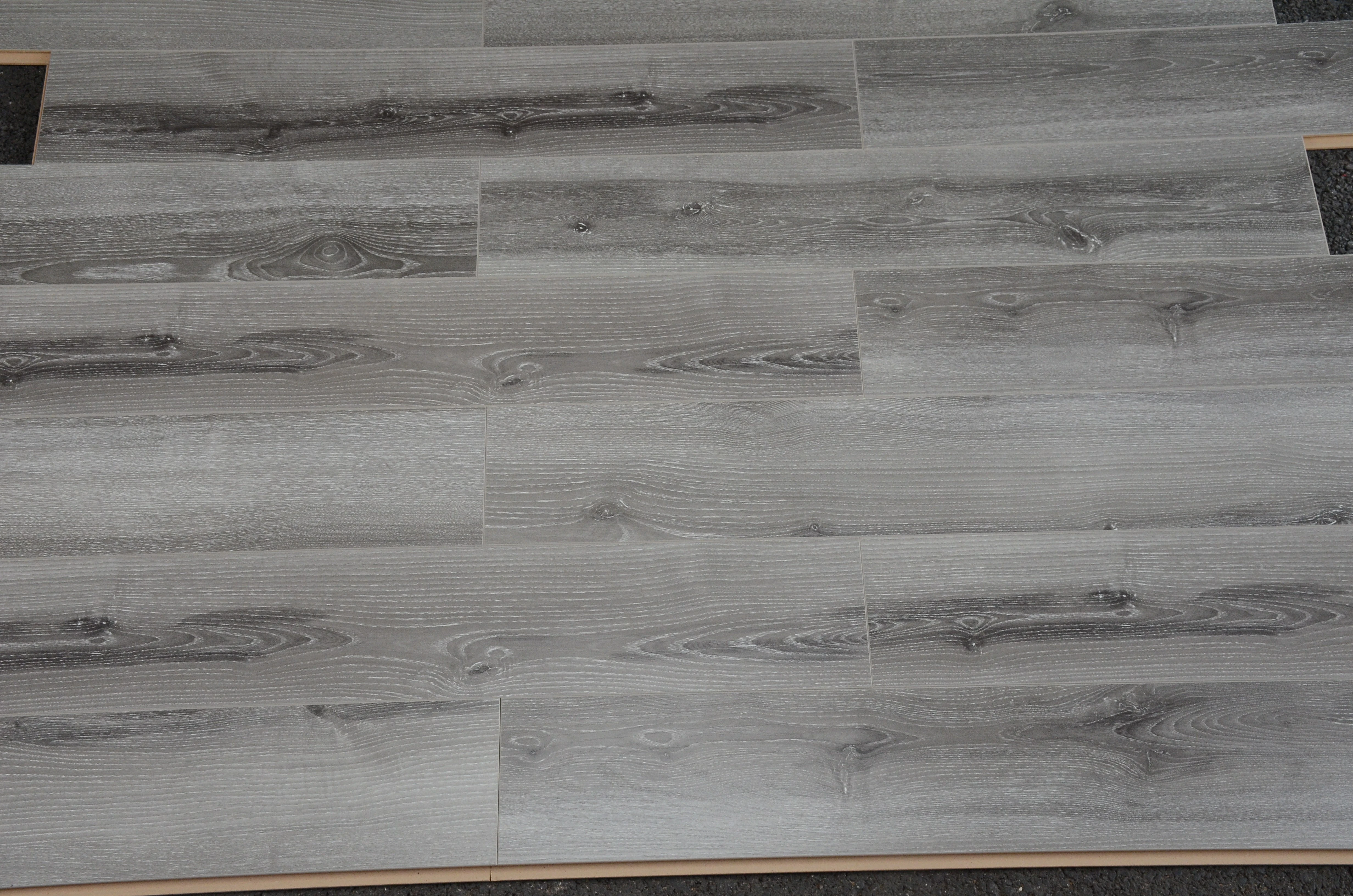 European style gray wood floors  parquet  waterproof 12mm indoor interior laminated solid wooden flooring