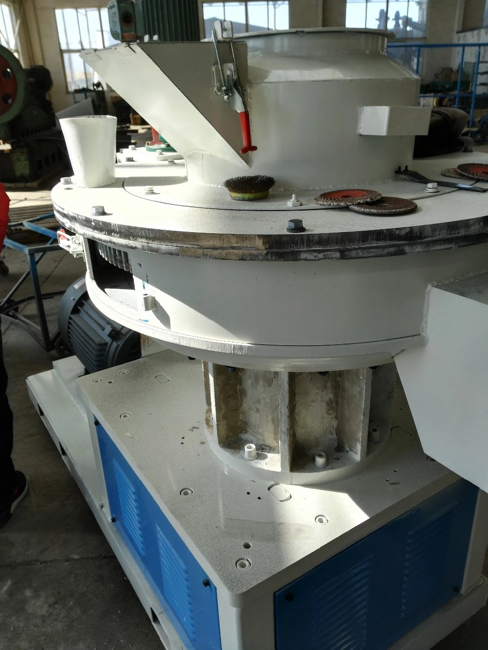 LIDA CE 2-3 t/h Vertical ring die Wood pellet mill pellet making machine