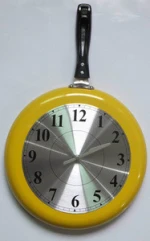 Plastic Pan Shape Wall Clock Funny Wall Clock With hanging