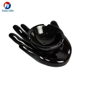 Popular Novelty Creative Hand Shaped Design Ceramic Materials Ashtray with hig quality