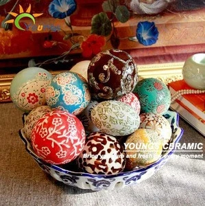 Wholesale hand painted decorative ceramic ball porcelain for fish bowl or christmas ornament