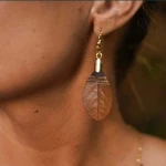 VANA (Black) VANA (Brown) Gold plated earrings with immortal bay leaf
