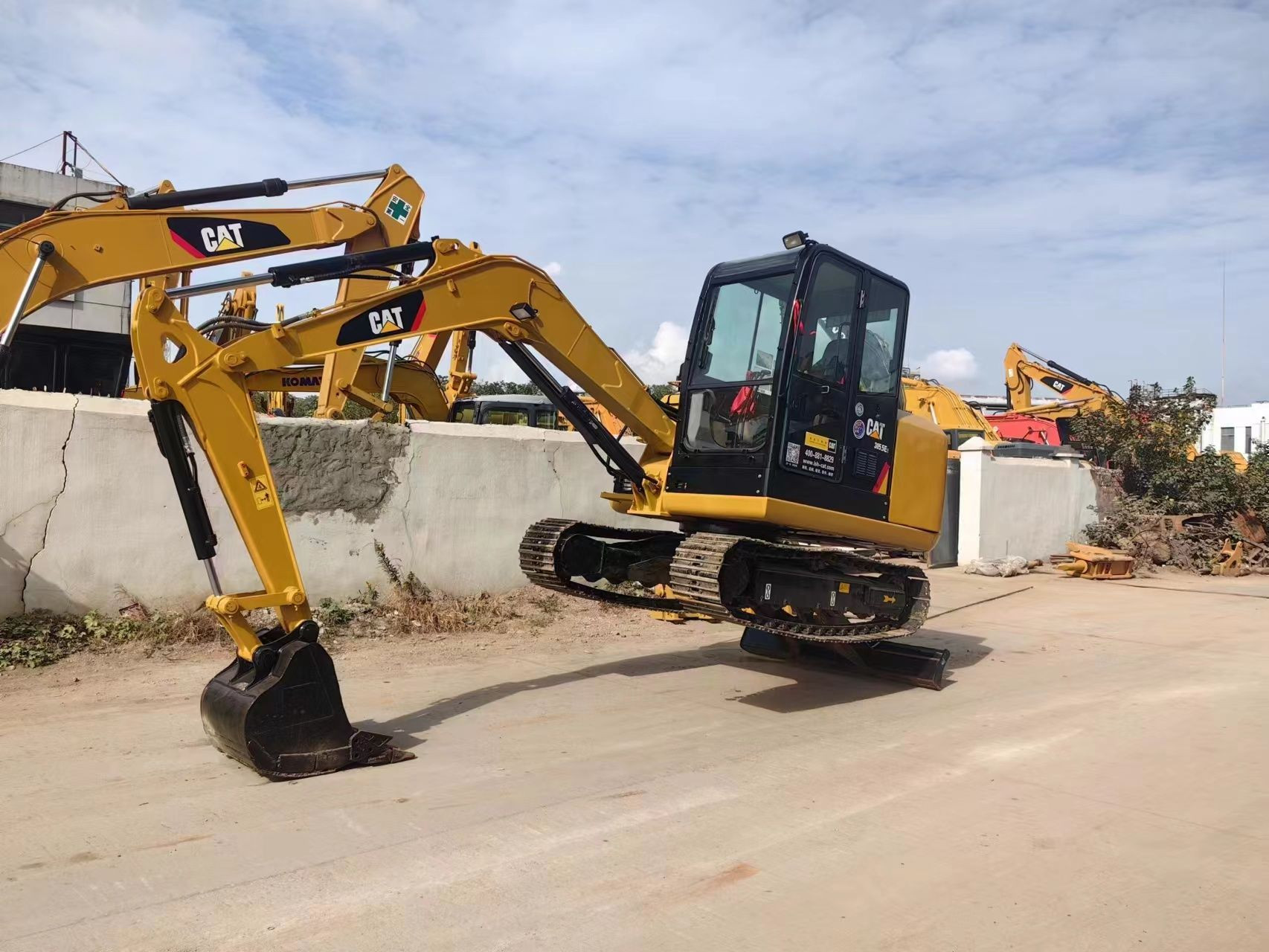 Buy Used Mini Cat 305.5e Excavators Secondhand Caterpillar Excavator ...