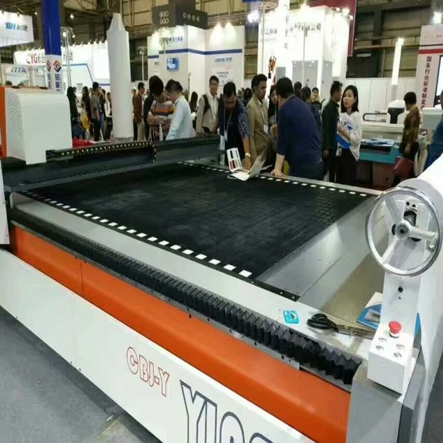 Automatic Cutting Machine used for Fabric/Cloth/Shoes