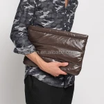 China of Fashion customized brown black leisure office hand bag amenities for people