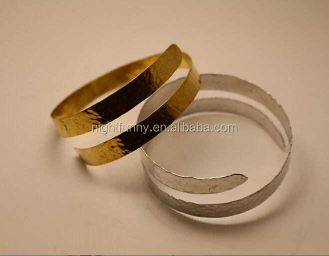 Hammered Arm Band - Upper arm cuff - Statement Bracelet made of brass, aluminium or silver