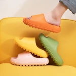 Latest ladies Slippers Sandalia de hombres Massage Slippers Bathroom Slippers