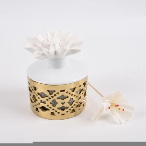 Porcelain Fragrance Diffuser Bottle Flowers With Patterned Vase